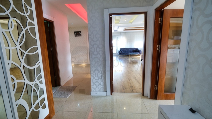 شقة 3 + 1 في منطقة اونجالي الصغيرة - انطاليا