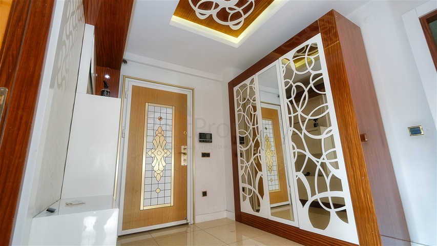 شقة 3 + 1 في منطقة اونجالي الصغيرة - انطاليا