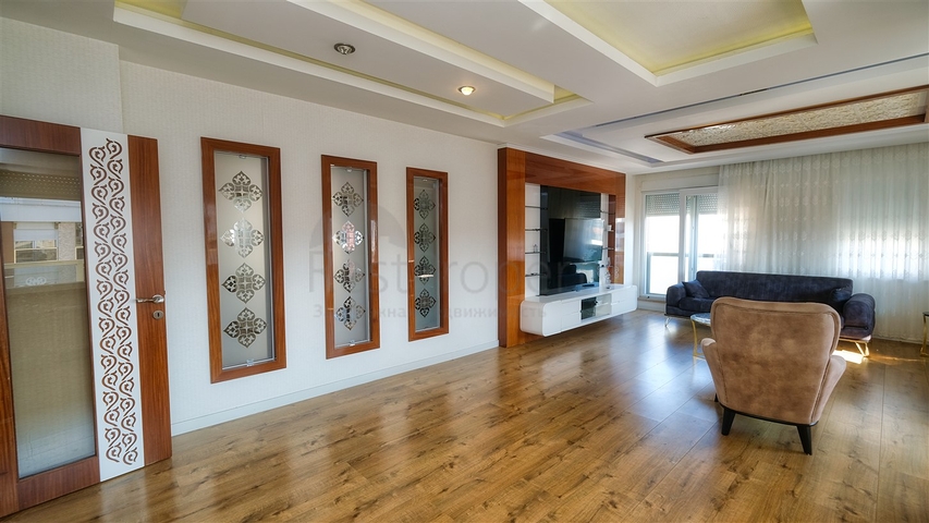 شقة 3 + 1 في منطقة اونجالي الصغيرة - انطاليا