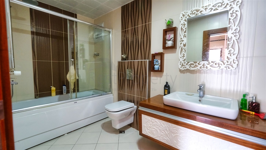 شقة 3 + 1 في منطقة اونجالي الصغيرة - انطاليا