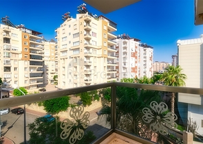 شقة 3 + 1 في منطقة اونجالي الصغيرة - انطاليا