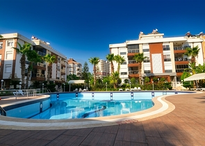 شقة 3 + 1 في منطقة اونجالي الصغيرة - انطاليا