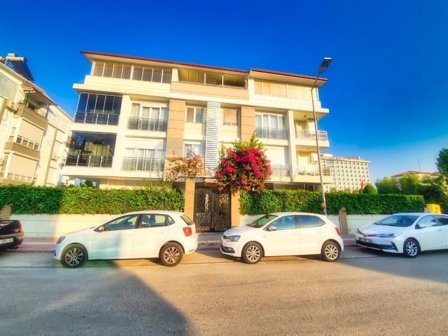 شقة 100 متر من البحر 2 + 1 منطقة صغيرة جيورسو - انطاليا