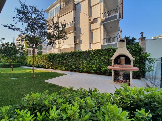 شقة 100 متر من البحر 2 + 1 منطقة صغيرة جيورسو - انطاليا