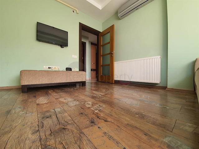 شقة 100 متر من البحر 2 + 1 منطقة صغيرة جيورسو - انطاليا