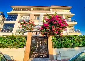 شقة 100 متر من البحر 2 + 1 منطقة صغيرة جيورسو - انطاليا