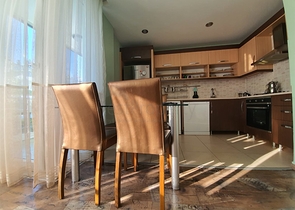 شقة 100 متر من البحر 2 + 1 منطقة صغيرة جيورسو - انطاليا