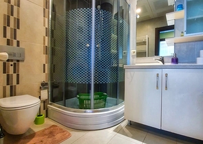 شقة 100 متر من البحر 2 + 1 منطقة صغيرة جيورسو - انطاليا