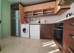 شقة 100 متر من البحر 2 + 1 منطقة صغيرة جيورسو - انطاليا