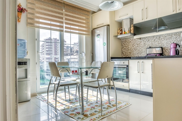 شقة 5 + 1 في منطقة كونيالتي - انطاليا