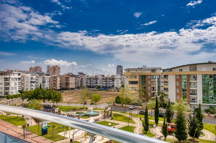 شقة 5 + 1 في منطقة كونيالتي - انطاليا