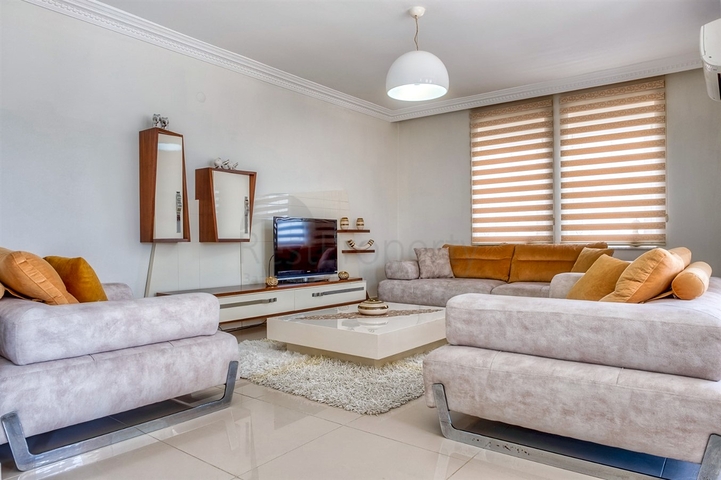 شقة 5 + 1 في منطقة كونيالتي - انطاليا