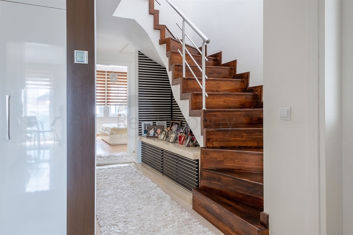 شقة 5 + 1 في منطقة كونيالتي - انطاليا