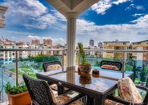 شقة 5 + 1 في منطقة كونيالتي - انطاليا