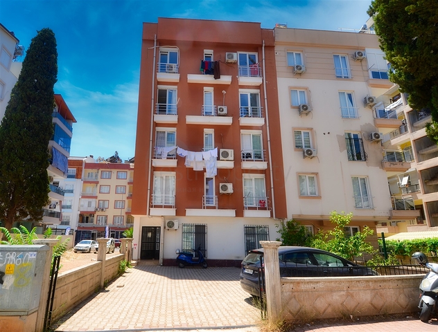 شقة 2 + 1 في وسط أنطاليا