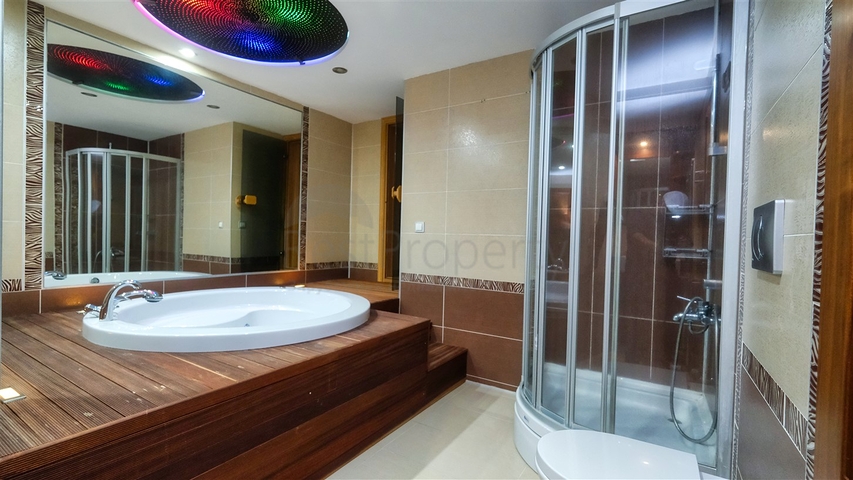 شقة 4 + 1 في منطقة جيرسو الصغيرة - كونيالتي