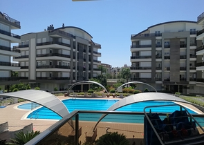 شقة 2 + 2 في منطقة هورما الصغيرة - أنطاليا