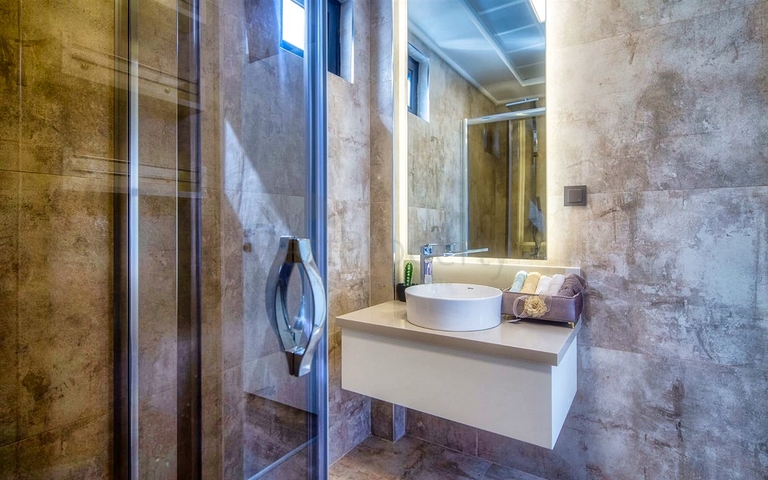 شقة 2 + 1 في منطقة ارابسويو الصغيرة - انطاليا