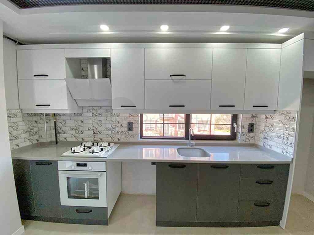 مبنى جديد في وسط مدينة أنطاليا