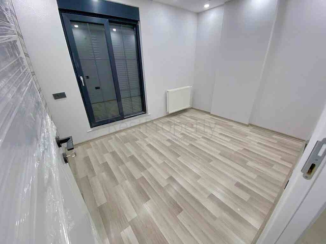 مبنى جديد في وسط مدينة أنطاليا