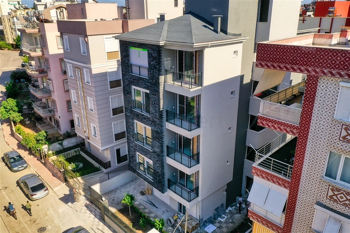 شقق 1 + 1 ، 2 + 1 في منطقة كيزيلاريك - أنطاليا