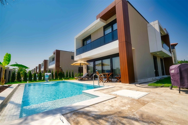 فلل في منطقة تشاميوفا ، كيمير - أنطاليا.