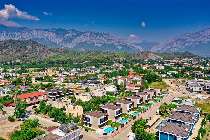 فلل في منطقة تشاميوفا ، كيمير - أنطاليا.