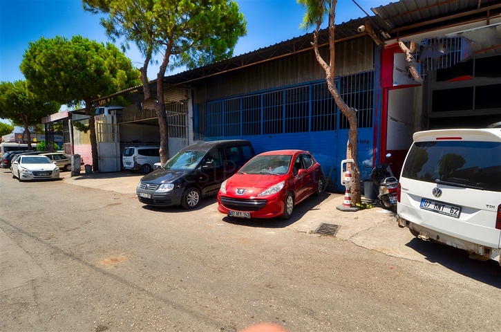 محطة الخدمة الفنية في المركز الصناعي في أنطاليا