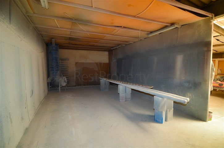 محطة الخدمة الفنية في المركز الصناعي في أنطاليا