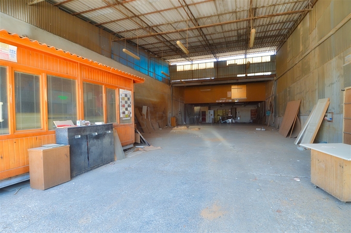 محطة الخدمة الفنية في المركز الصناعي في أنطاليا