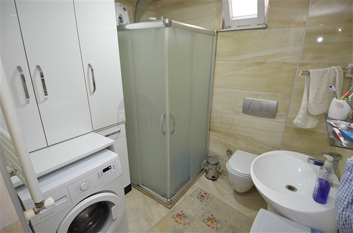 شقة 3 + 1 في منطقة ينيغون الصغيرة بوسط المدينة - أنطاليا