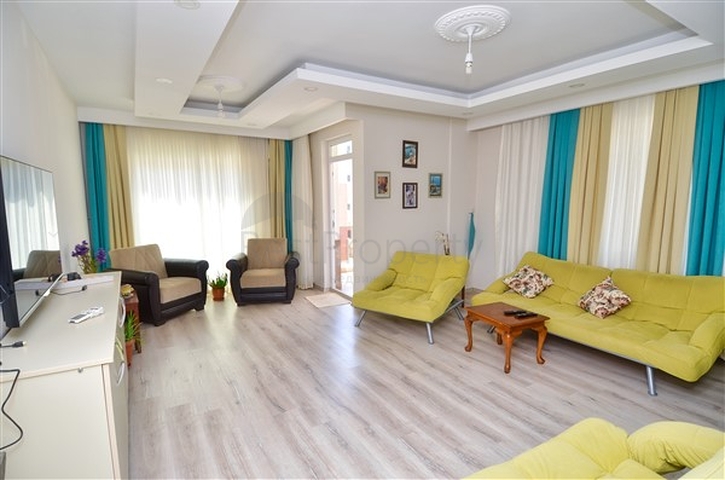 شقة 3 + 1 في منطقة ينيغون الصغيرة بوسط المدينة - أنطاليا