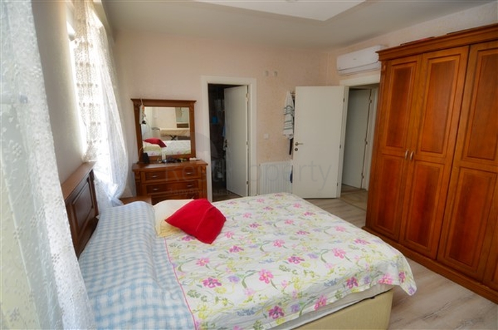 شقة 3 + 1 في منطقة ينيغون الصغيرة بوسط المدينة - أنطاليا