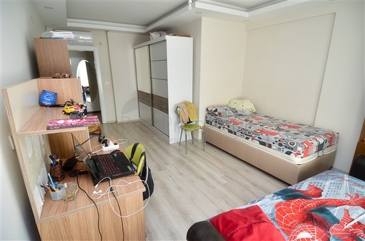 شقة 3 + 1 في منطقة ينيغون الصغيرة بوسط المدينة - أنطاليا