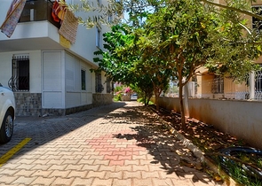 شقة 3 + 1 في منطقة ينيغون الصغيرة بوسط المدينة - أنطاليا