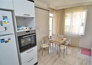 شقة 3 + 1 في منطقة ينيغون الصغيرة بوسط المدينة - أنطاليا