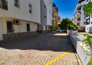 شقة 3 + 1 في منطقة ينيغون الصغيرة بوسط المدينة - أنطاليا