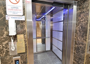 شقة 3 + 1 في منطقة ينيغون الصغيرة بوسط المدينة - أنطاليا