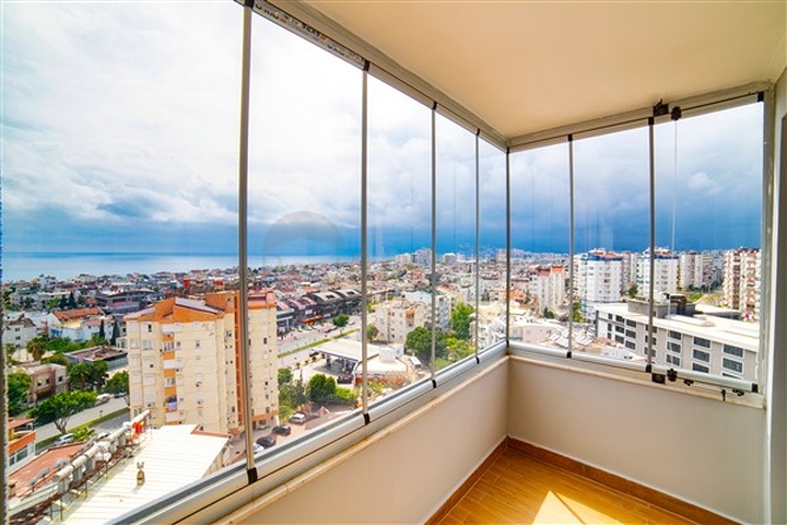 شقة بإطلالة رائعة على البحر في منطقة تشاغلايان الصغيرة - أنطاليا