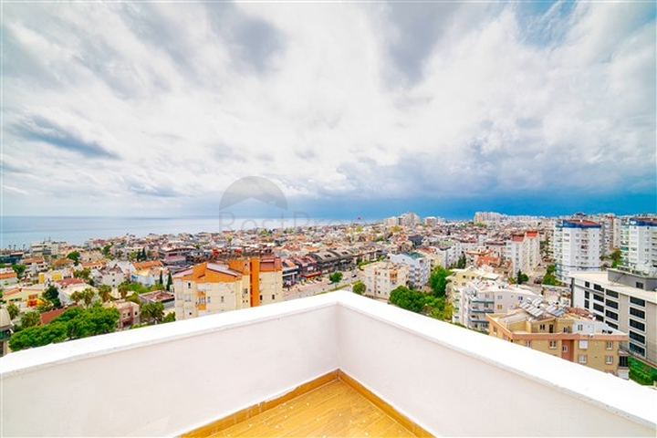 شقة بإطلالة رائعة على البحر في منطقة تشاغلايان الصغيرة - أنطاليا