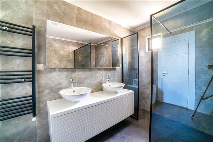 شقة بإطلالة رائعة على البحر في منطقة تشاغلايان الصغيرة - أنطاليا