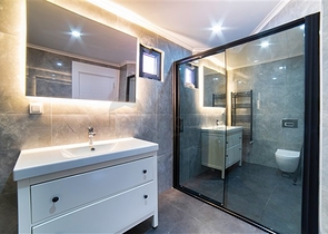 شقة بإطلالة رائعة على البحر في منطقة تشاغلايان الصغيرة - أنطاليا