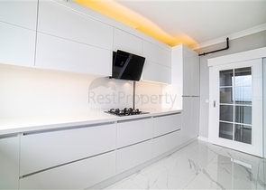 شقة بإطلالة رائعة على البحر في منطقة تشاغلايان الصغيرة - أنطاليا