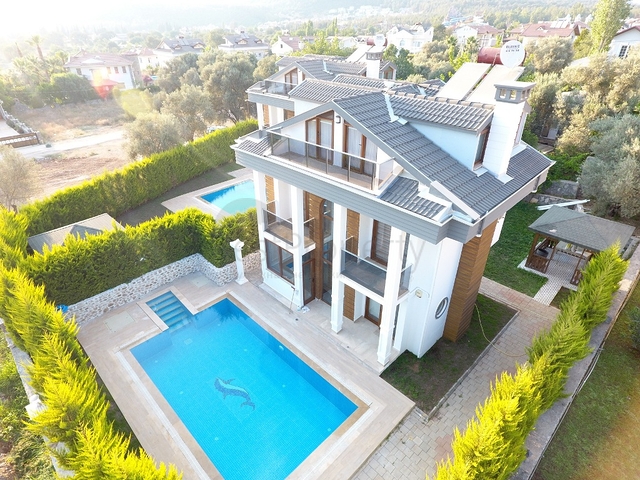 عقارات فتحية -فيلا مستقلة مع مسبح حاص 