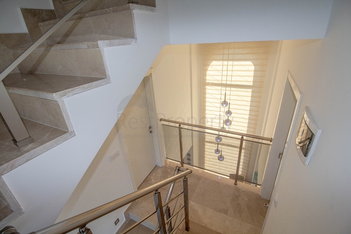 عقارات فتحية -فيلا مستقلة مع مسبح حاص 