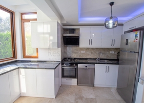 عقارات فتحية -فيلا مستقلة مع مسبح حاص 