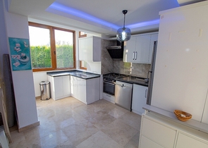 عقارات فتحية -فيلا مستقلة مع مسبح حاص 