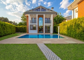 عقارات فتحية -فيلا مستقلة مع مسبح حاص 