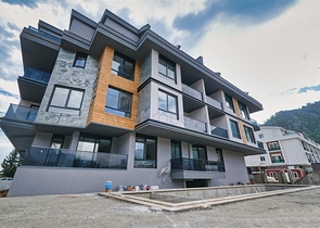 شقق واسعة 2 + 1 ، 3 + 1 ، 4 + 1 في مشروع استثماري في ساريسو أنطاليا