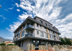 شقق واسعة 2 + 1 ، 3 + 1 ، 4 + 1 في مشروع استثماري في ساريسو أنطاليا